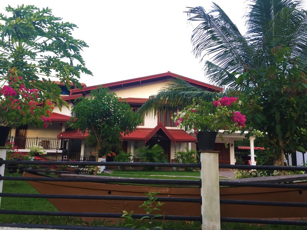 Villa Shanaya ฮิกคาดูวา ภายนอก รูปภาพ