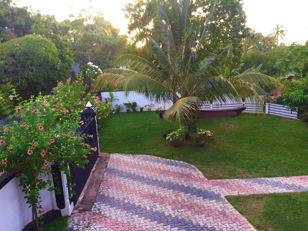 Villa Shanaya ฮิกคาดูวา ภายนอก รูปภาพ