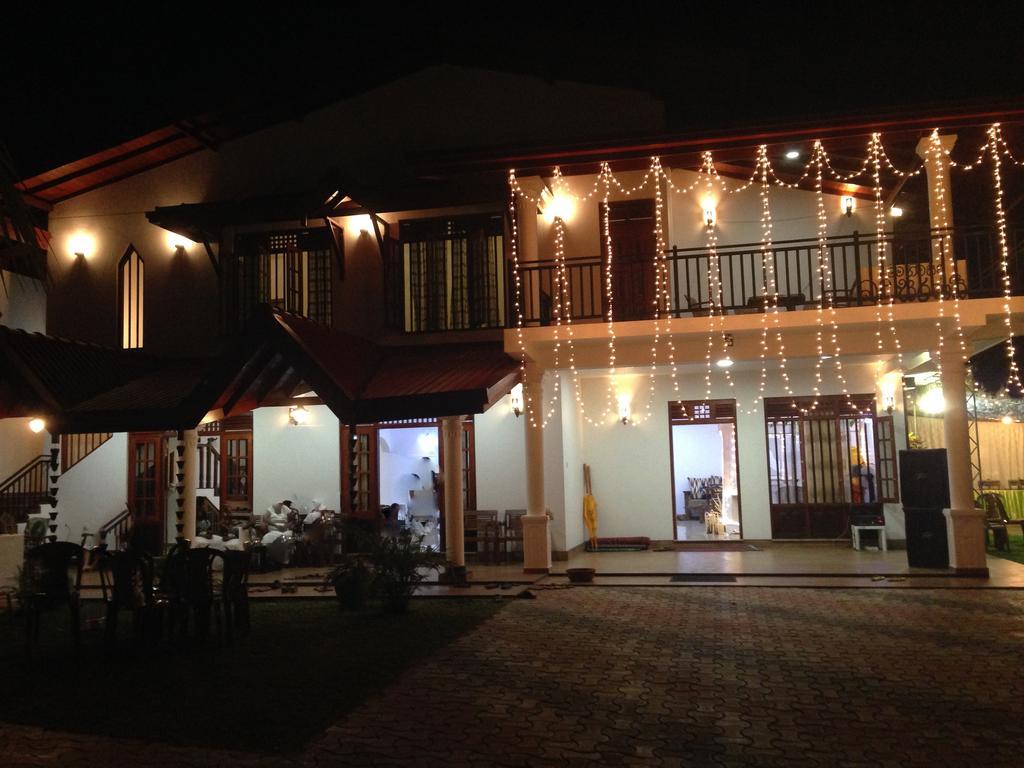 Villa Shanaya ฮิกคาดูวา ภายนอก รูปภาพ
