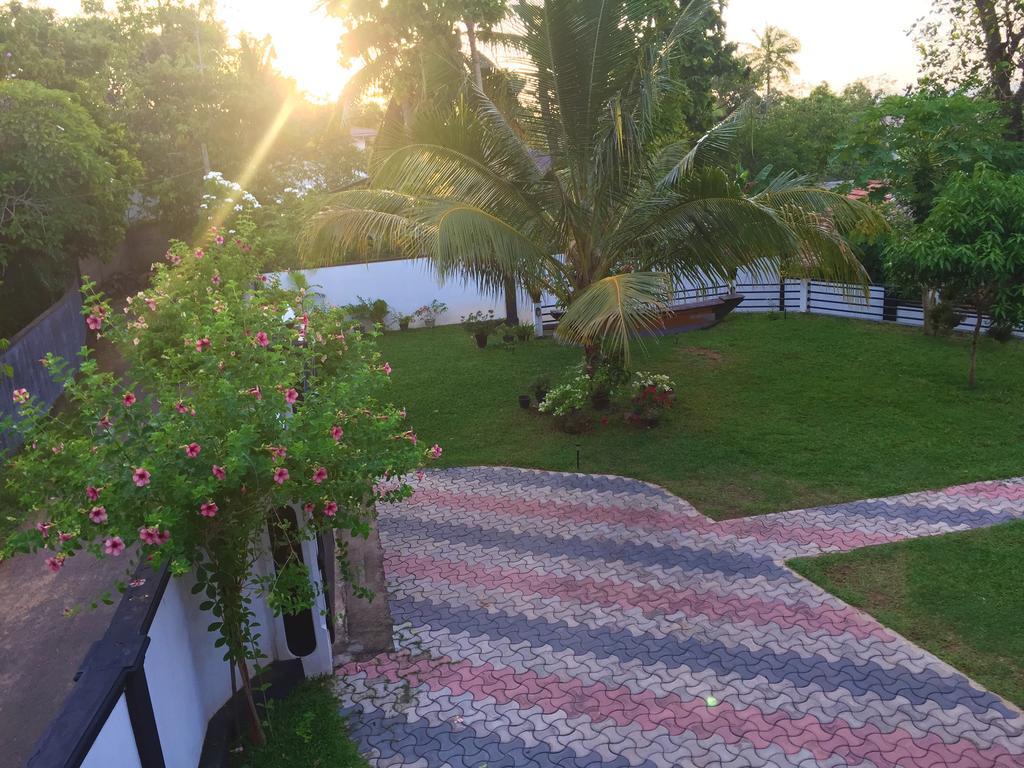 Villa Shanaya ฮิกคาดูวา ภายนอก รูปภาพ